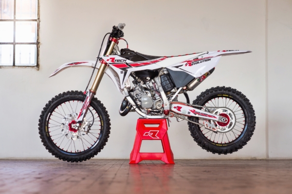 Rtech, Plastkit REVOLUTION, SVART VIT, Yamaha 16-19 WR250, 02-21 YZ250, 02-21 YZ125